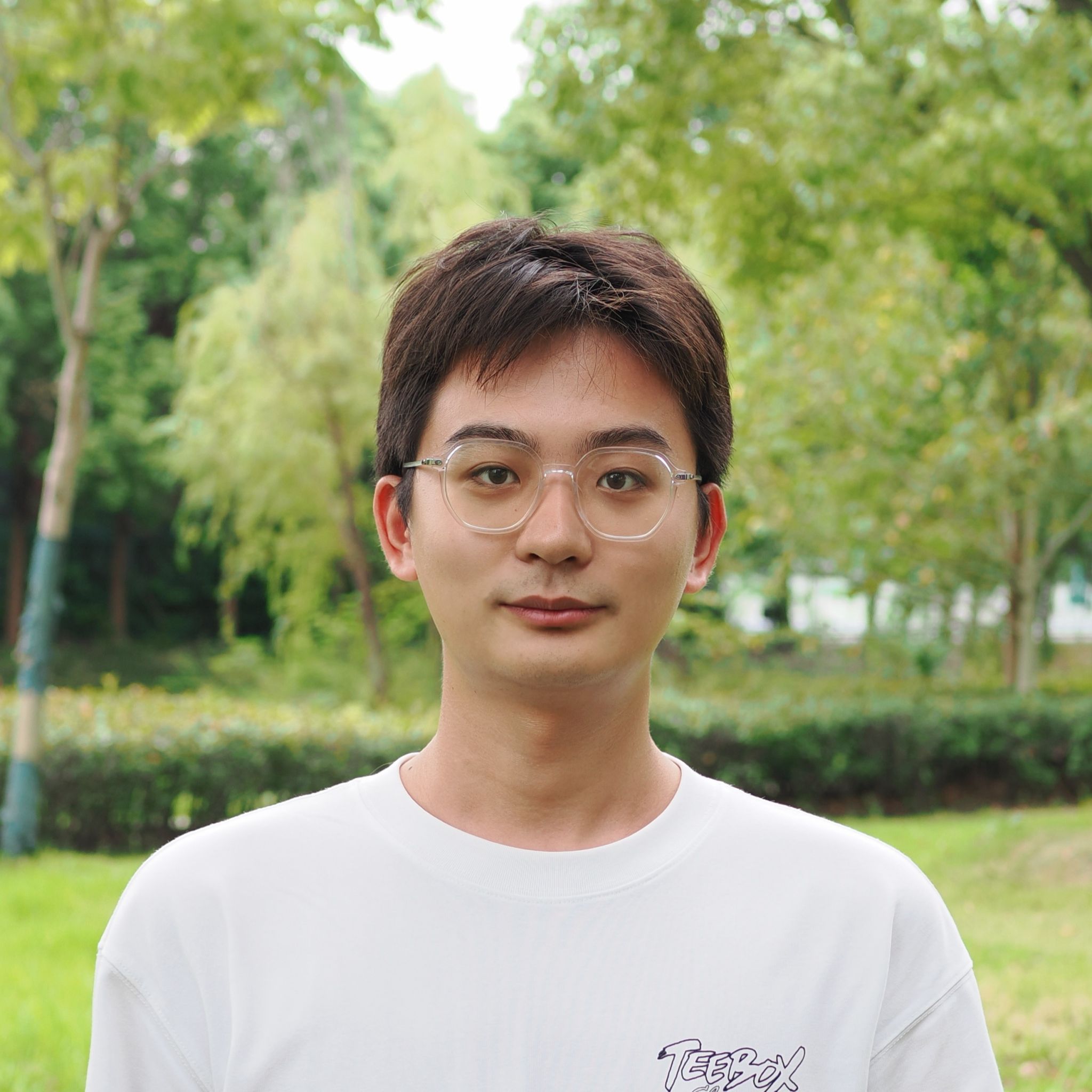 秦成 