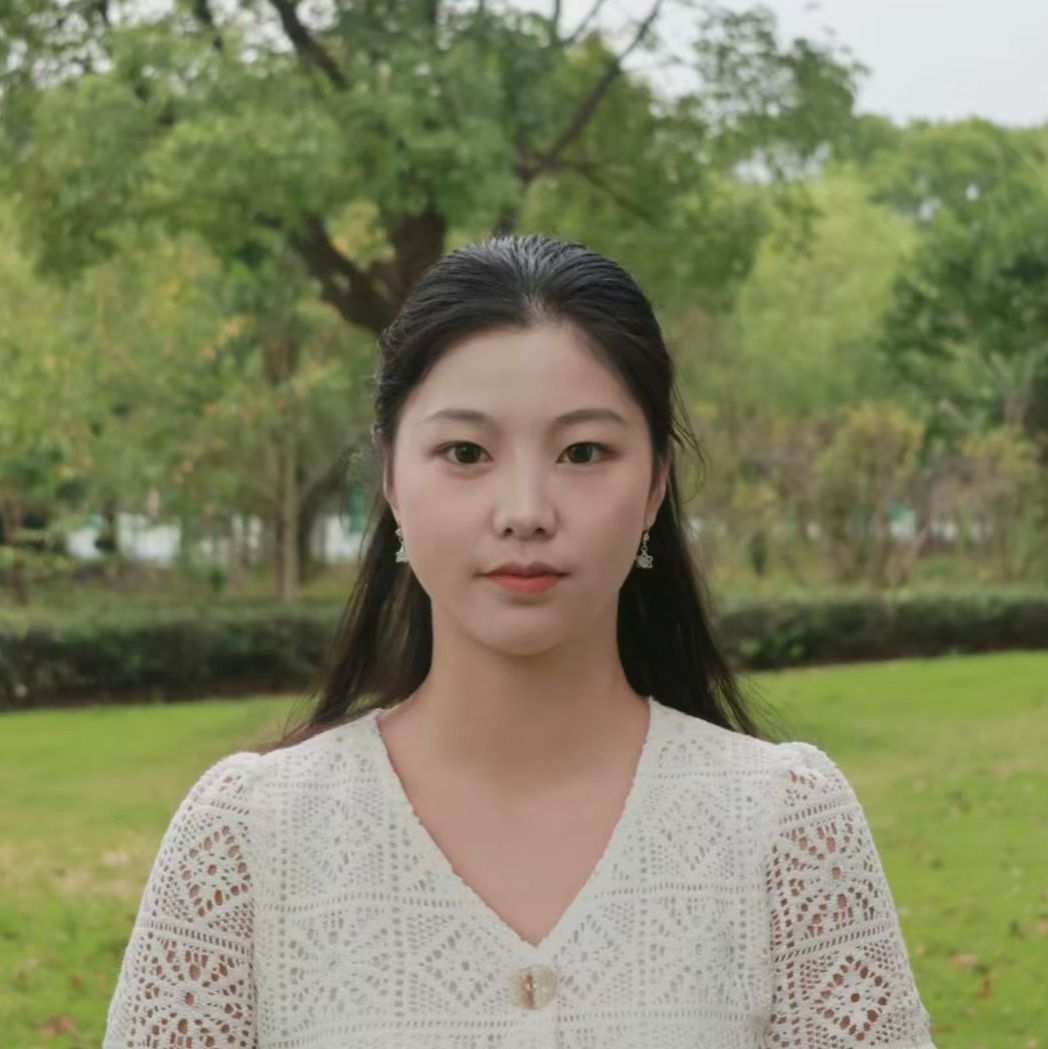 李佳艺 