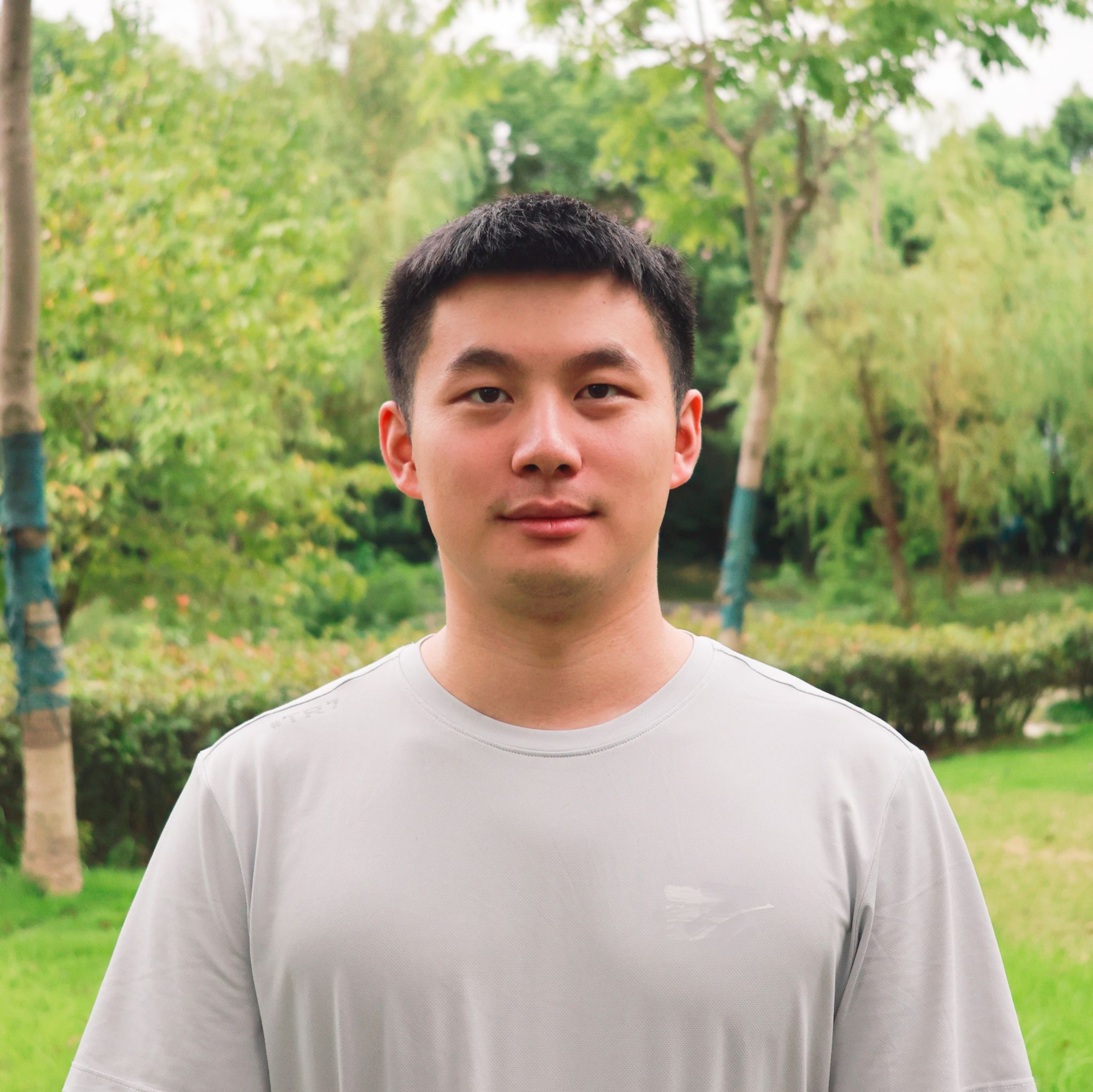 罗旭成 